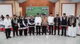 Kepulangan Jamaah Haji Langkat Langsung Disambut Syah Afandin