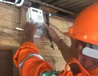 Sumringah, Petani Sawit Kurang Mampu Dapat Sambungan Sentrum Gratis