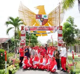 Camat Mandau Juri Lomba Gapura Antar RW di Babussalam