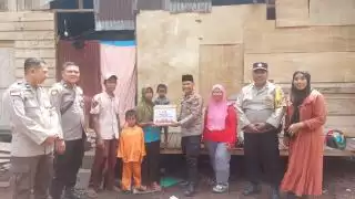 Sobat Polsek Rangsang Barat Serahkan Bantuan Asupan Gizi Balita Stunting