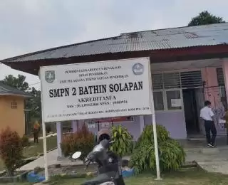 Kepsek SMPN 2 Batsol 'Lawak', Ditanya Perkembangan Sekolah Suruh Tanya Orang Lain