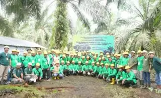 Ada Apa? Puluhan Petani Samade Bertandang ke PT KTU di Siak