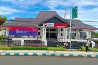Petani Sawit Hindari Rentenir, OJK: Skema Pinjaman 'Jebakan Batman'