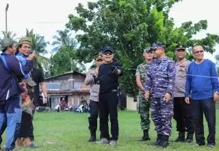 Plt Bupati Asmar Resmikan Lomba Kicau Burung dan Festival Layang Wau