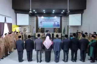 Lantik 8 Pejabat Eselon II, Ini Petuah Plt Bupati Kepulauan Meranti