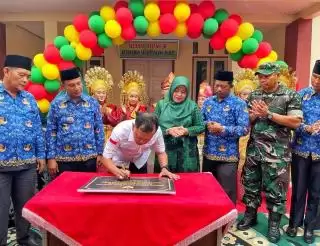 Resmikan Kantor Lurah Selatpanjang Barat, Asmar: Lebih Semangat Layani Masyarakat