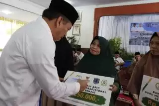 785 Guru Ngaji Dapat Santunan Pemko Binjai, Diserahkan Walikota Amir Hamzah
