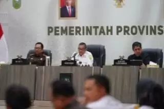 Kumpul Dengan Perusahaan Sawit, Kata Gubri Ini Penyebab Konflik Lahan
