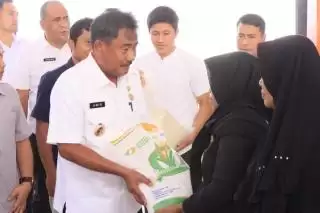 Pemko Binjai Salurkan Bantuan Pangan Beras