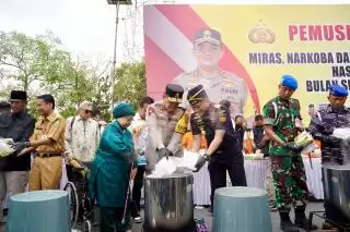 Sederet Barang Haram Dimusnahkan Polda Riau Jelang Puasa