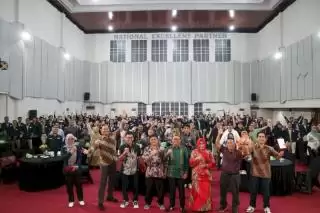 Pembuatan Produk Kerajinan dan Batik Bahan Sawit Ditampilkan ke UMKM dan Mahasiswa