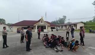 Patroli Subuh, Polsek Mandau Amankan Belasan Muda Mudi Aksi Balap Liar