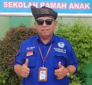 Iklan Rokok Terbentang di Lingkungan Sekolah di Duri, Kenapa Kita Tetap Diam?