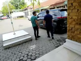 Terkait Dugaan Pungli, Direktur Polmed Pilih 'Bungkam' Dan Buru-buru Meninggalkan Kantor Ombudsman