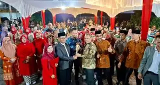 Wabup Bengkalis Beri Petuah ke Pedagang Bakso Resapi Filosofi 'Adi Luhung Jawa Nerimo Ing Pandum'