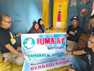 'Jumat Barokah', Sahabat H Asmar Berbagi Kebahagian di Tebing Tinggi