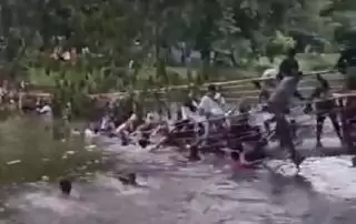 Gegerkan Medan, Jembatan Taman Cadika Putus ! Pengunjung Nyemplung ke Danau