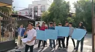 Dinilai Cacat Prosedur Hukum, Puluhan Mahasiswa Minta Kapoldasu Evaluasi Kinerja Kapolrestabes Medan dan Jajaran