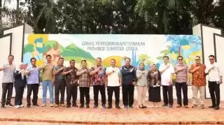 Legislator dan Distan Malinau Dapat Pencerahan Tentang Sawit di Medan