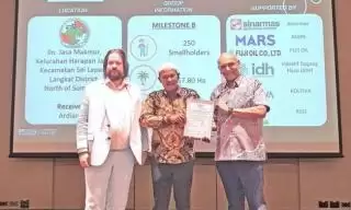 Berkat Program Sawit Terampil Koperasi Pemasok Sinar Mas Raih Sertifikat RSPO