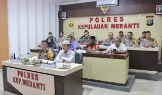 Bersama Divisi Humas Polri, Polres Kepulauan Meranti, Tomas dan Mahasiswa Zoom Meeting