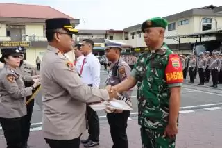 Beri Penghargaan Personel Berprestasi, Kapolrestabes Medan : Jadikan Tantangan sebagai Peluang