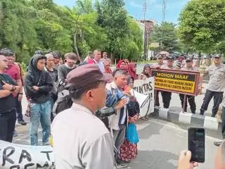 Mahasiswa Demo Polrestabes Medan,  Desak Kasus Rudapaksa Gadis Disabilitas Cepat Diusut
