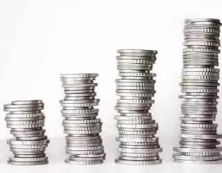 HBAR vs XRP: Dua Koin Payment Populer, Mana yang Lebih Efisien?