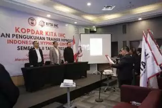 Pentingnya Hipnoterapi, IHC Kukuhkan Tokoh Ternama Jadi Instruktur Hipnotis