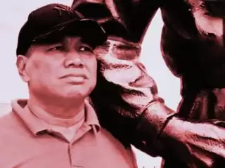'Aku dan yang bukan Aku', 'Jokowi dan yang bukan Jokowi'