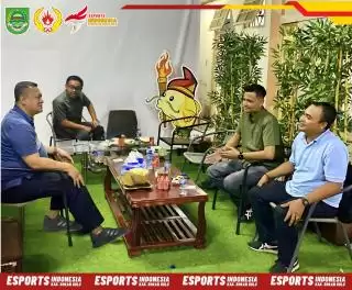 Silaturahmi, Fachruddin Siregar dan Brigjen Pol Bambang S Bahas Masa Depan Esports Riau