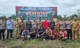 Hadiri Penanaman Jagung Serentak Sejuta Hektar, H Asmar: Kami Dukung Program Ini