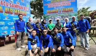 Resmi, Plt Bupati Kepulauan Meranti Buka Festival Pacu Sampan Telaga Air Merah ke V