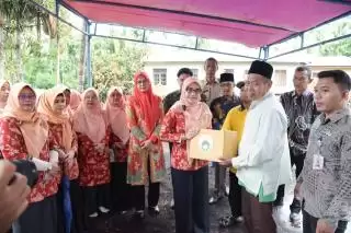 Peduli, DWP Bengkalis Salurkan Bantuan ke Korban Kebakaran Pambang Baru