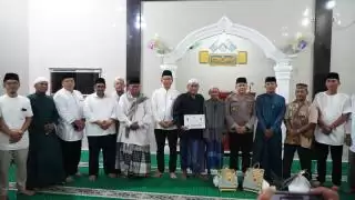 Sebar Tim Safari Ramadan, Sekda Salurkan Bantuan di Masjid Al Huda Stabat