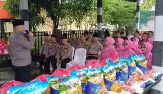 Polres Kepulauan Meranti dan Bhayangkari Baksos dan Bazar Ramadhan Polri Presisi