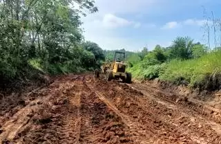 Musim Hujan, UPT Jalan Rohul Perbaiki Ruas Jalan Rambah Utama-Pasi Makmur