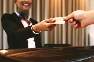 Pertumbuhan Hospitality: Apakah Mungkin Tanpa Fokus pada Well-Being Pekerja?