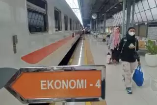 OTP Keberangkatan KAI Capai 99,38 Persen, Kedatangan 95,96 Persen hingga April 2025
