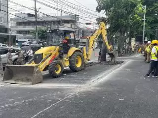Trotoar Depan Dara Kupi Dibongkar Paksa, Pemko Medan: Sudah Tiga Kali Diperingatkan!