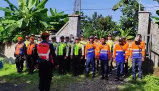 KAI Daop 1 Jakarta Tutup Perlintasan Liar, Seru Masyarakat Bangkit Bersama