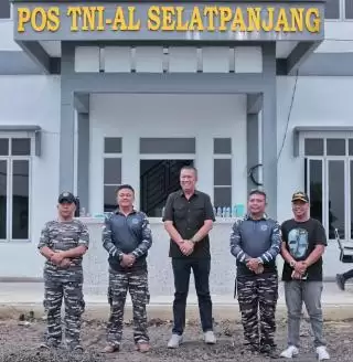 Perkuat Sinergitas, Wabup Kepulauan Meranti Kunjungi Pos TNI AL Selatpanjang
