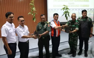Kolaborasi Strategis Lingkungan dan Ekonomi Hijau KAI Daop 6 Yogyakarta dan Kodim 0731 Kulon Progo