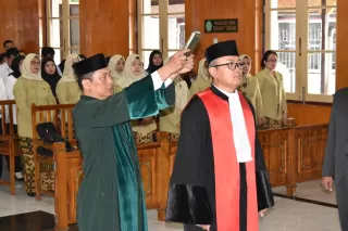 Pergantian Pimpinan PN Medan Kelas IA Khusus: Mardison dan Jarot Resmi Menjabat