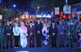 Lepas Pawai Obor HUT RI ke 80: H Asmar: Kobarkan Semangat Juang Kemerdekaan