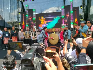 Menpar RI Resmi Buka Festival Pacu Jalur Kuansing