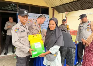 Gerakan Pangan Murah Polsek Merbau Salurkan Beras ke Masyarakat Harga Terjangkau