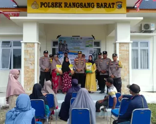 Lagi, Kolaborasi Polres Meranti dan Bulog Salurkan 15 Ton Beras SPHP Lewat GMP