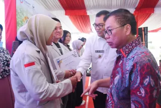 Asri Ludin Tambunan Apresiasi Prestasi Mahasiswa Deli Serdang di Universitas ST Bhinneka