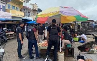 Gercep, Polres Kepulauan Meranti Cegah Rabies Monitoring Peredaran Daging Anjing di Pasar